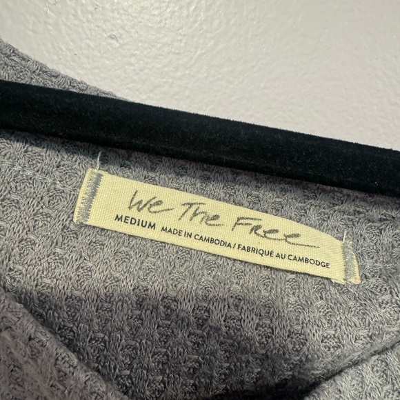Grey‎ waffle knit tiered free people lightweight sweater - Picture 2 of 4